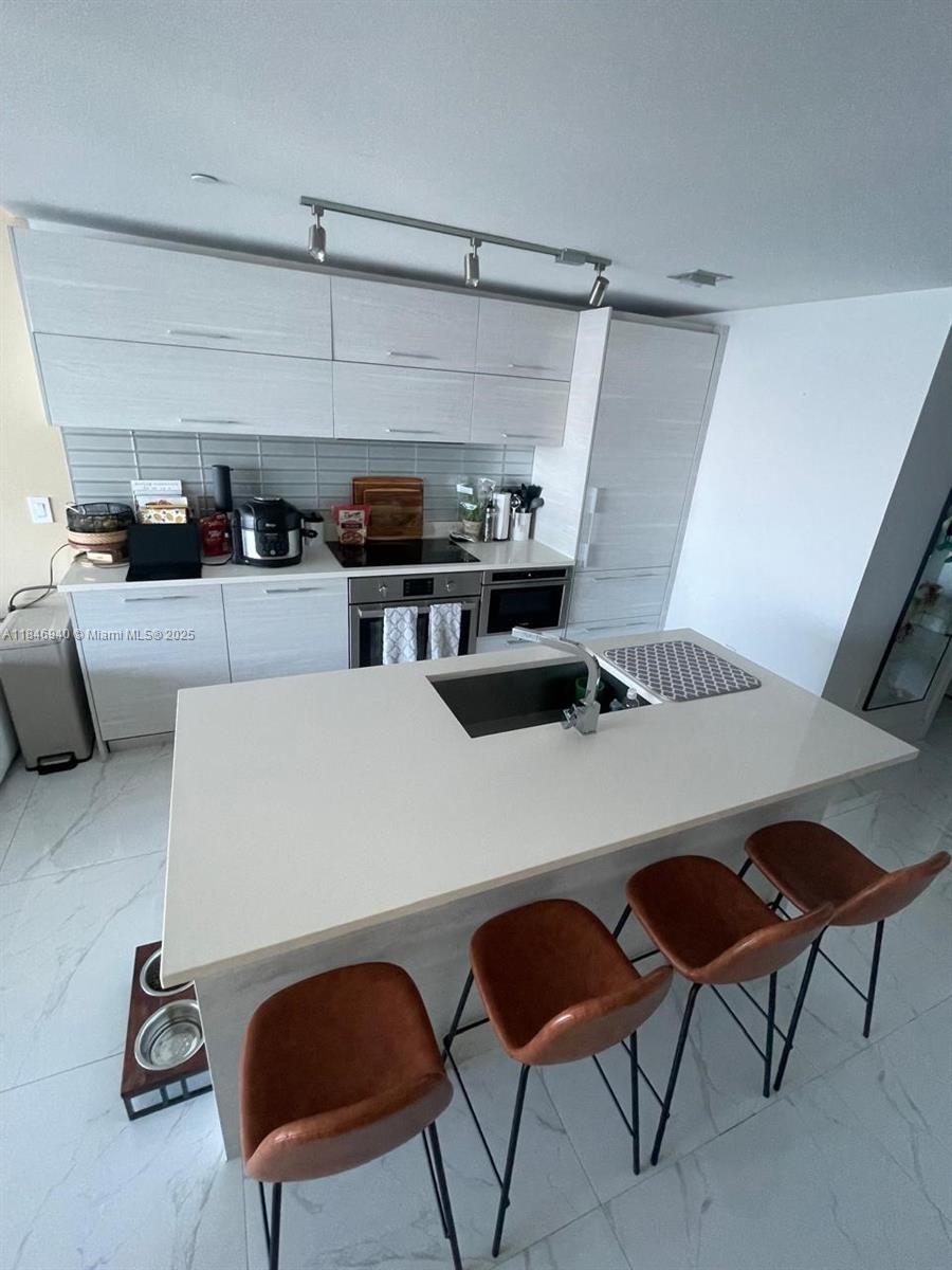 PARAISO BAY CONDO - Residential