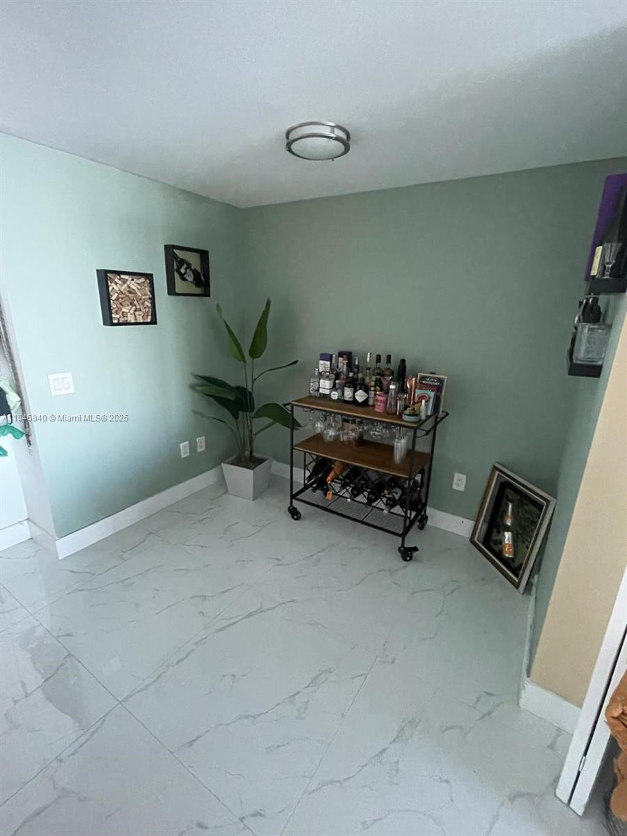 PARAISO BAY CONDO - Residential