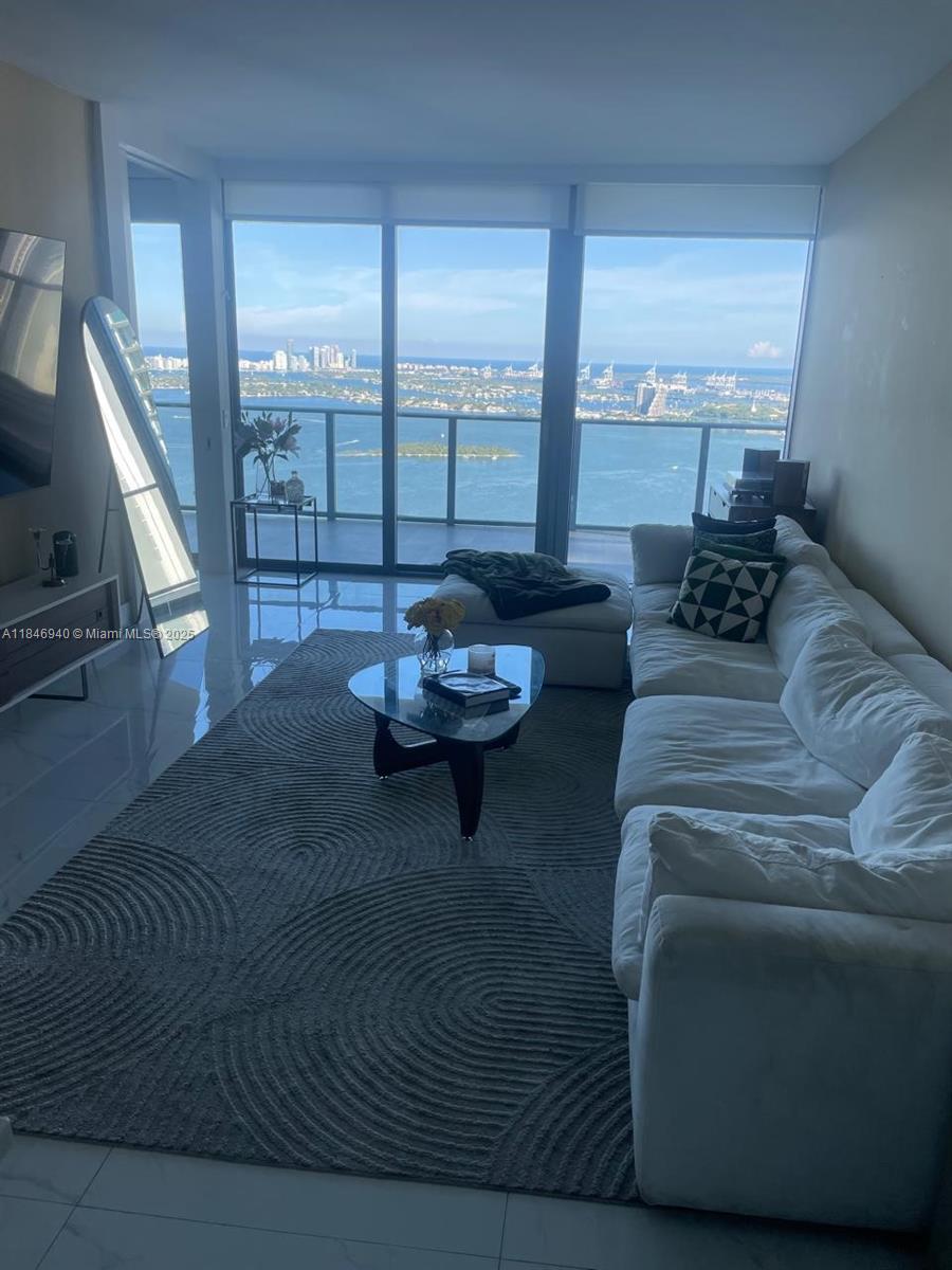 PARAISO BAY CONDO - Residential