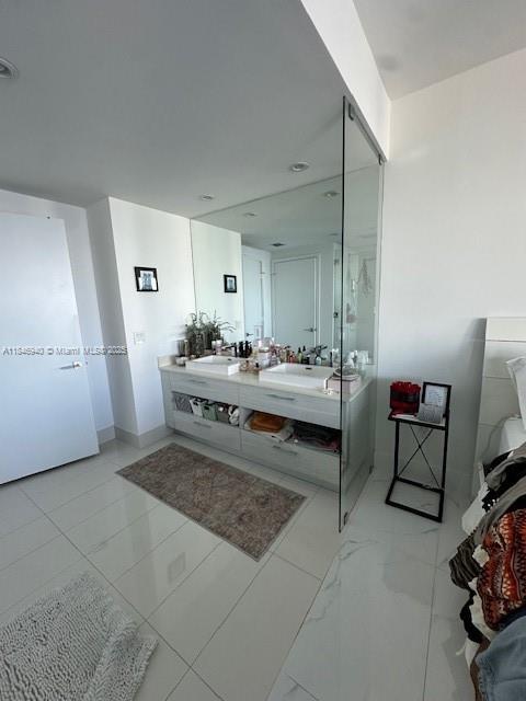 PARAISO BAY CONDO - Residential