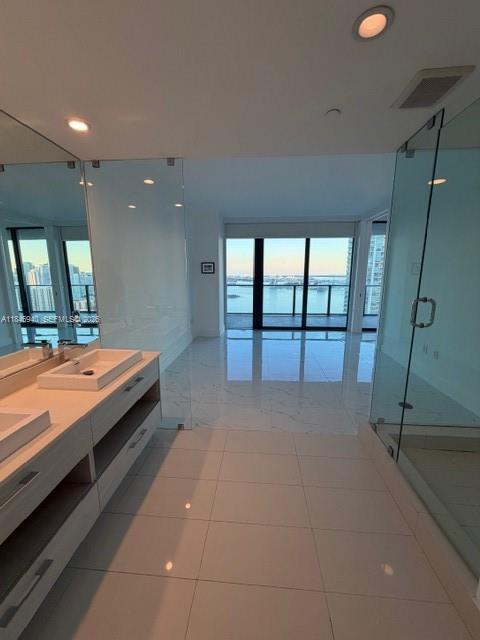 PARAISO BAY CONDO - Residential