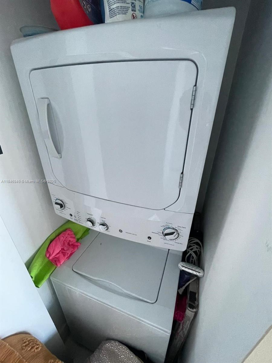 PARAISO BAY CONDO - Residential