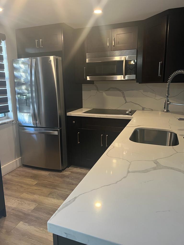 BLEAU GROTTO CONDO - Residential