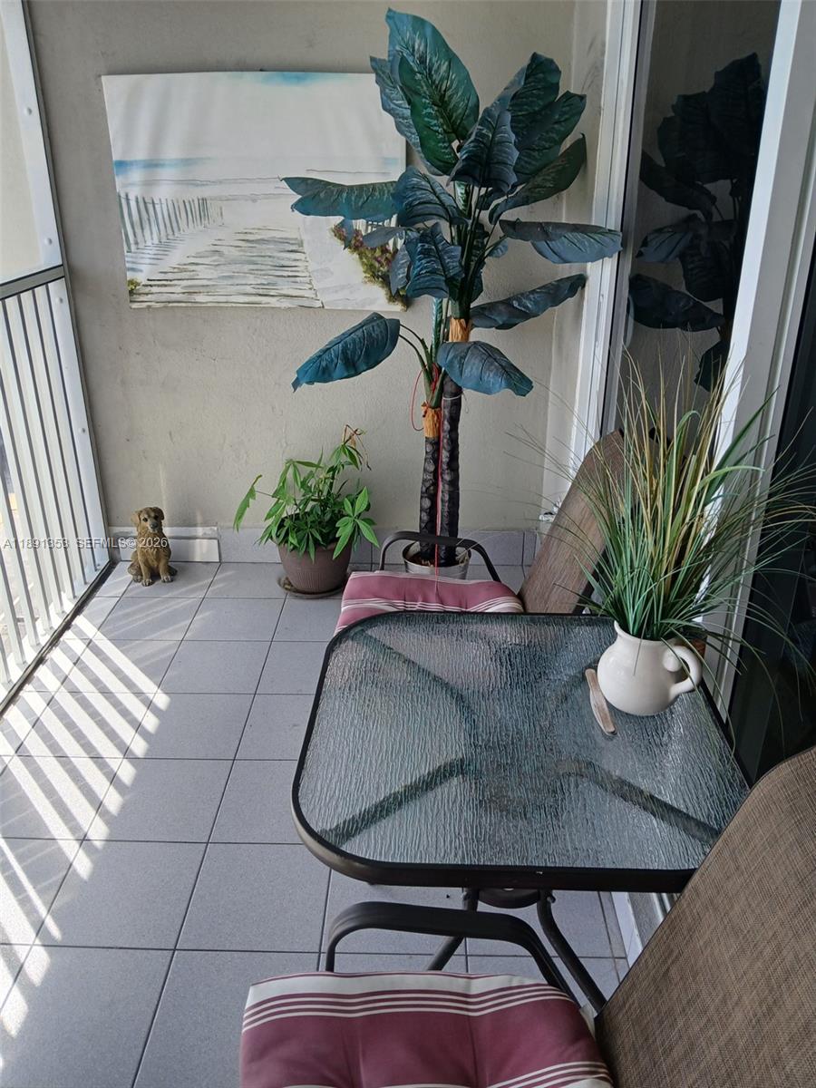 THIRD GULFSTREAM GARDEN - Residential