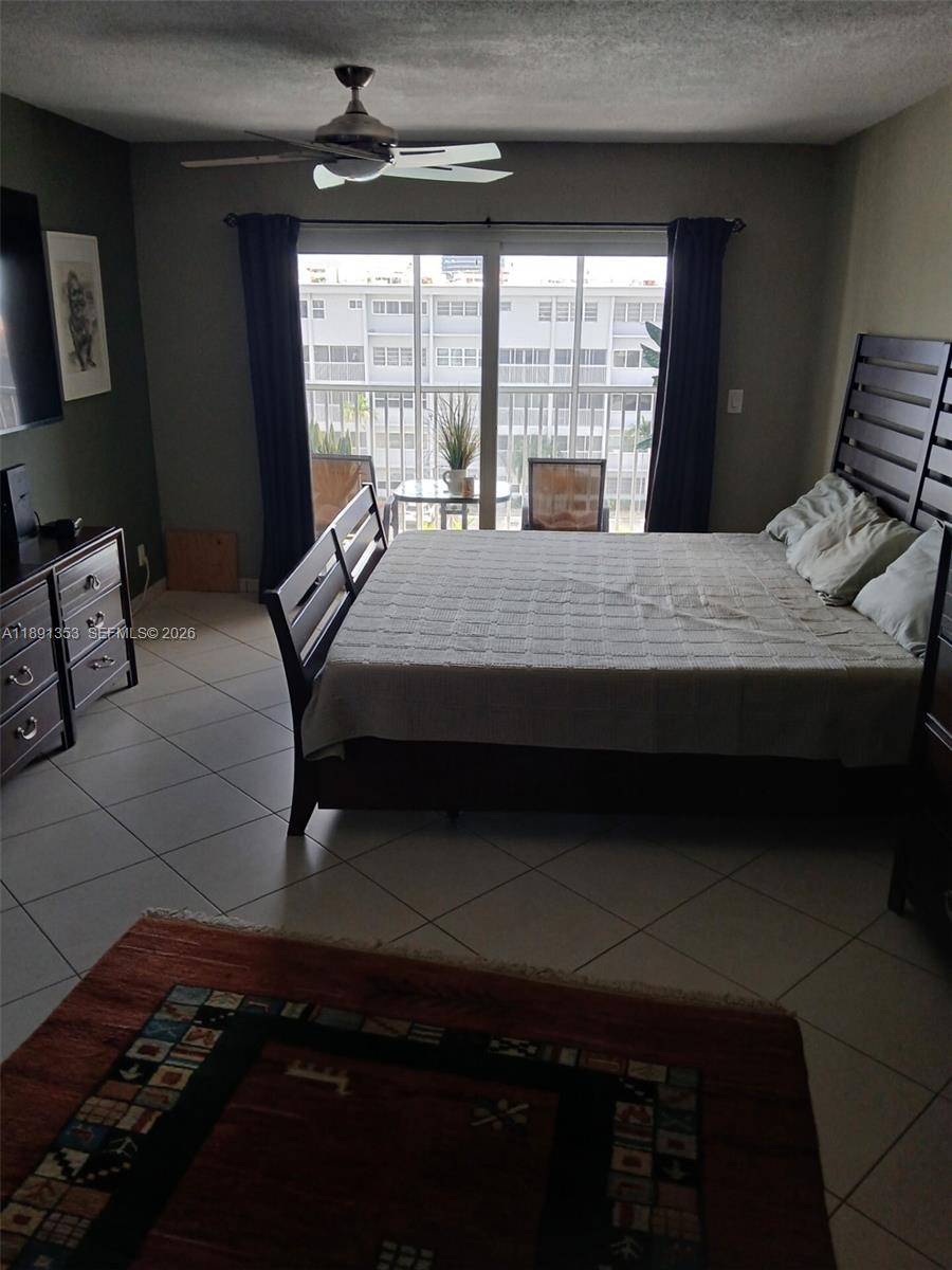 THIRD GULFSTREAM GARDEN - Residential