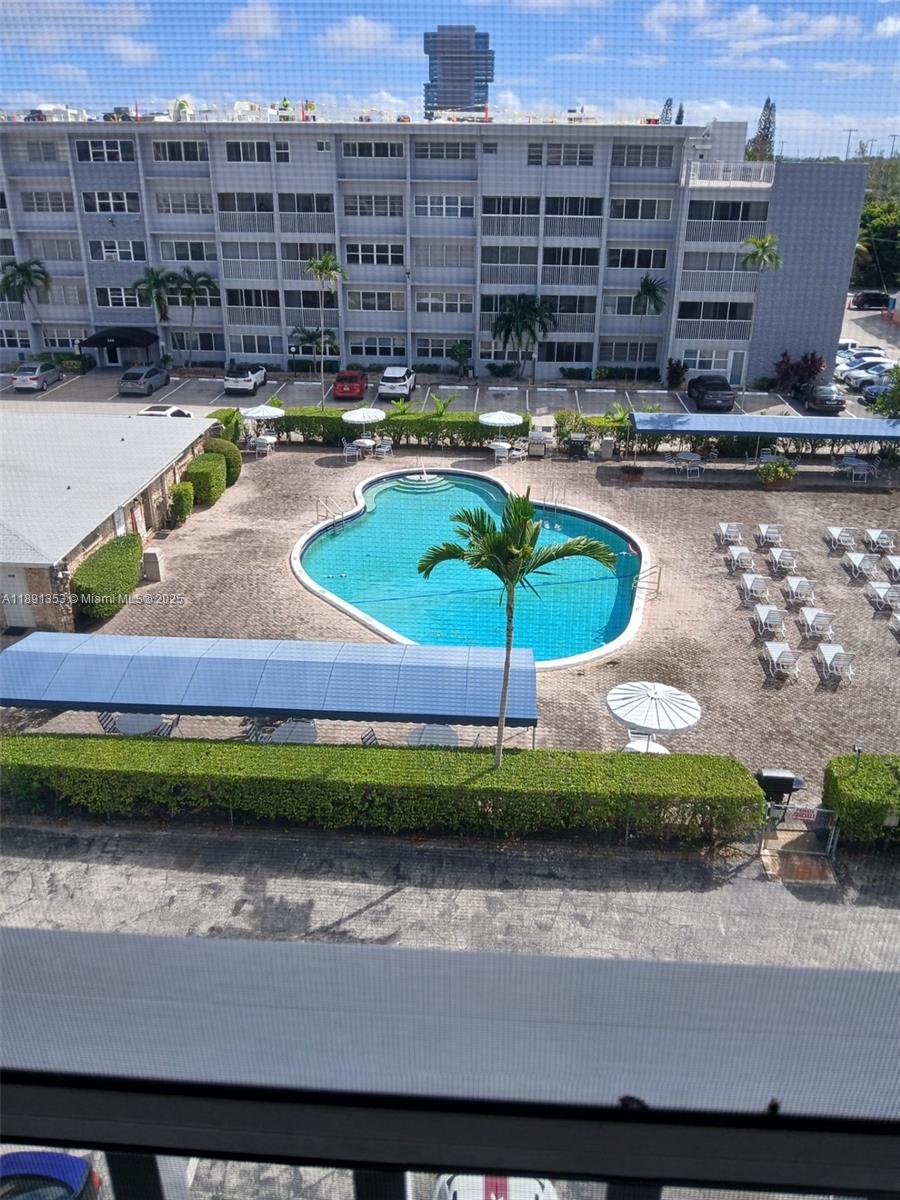 THIRD GULFSTREAM GARDEN - Residential