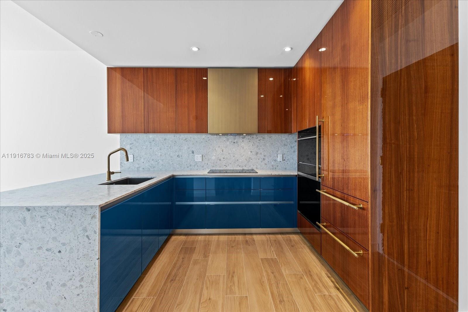 2678 Tigertail Ave 1605