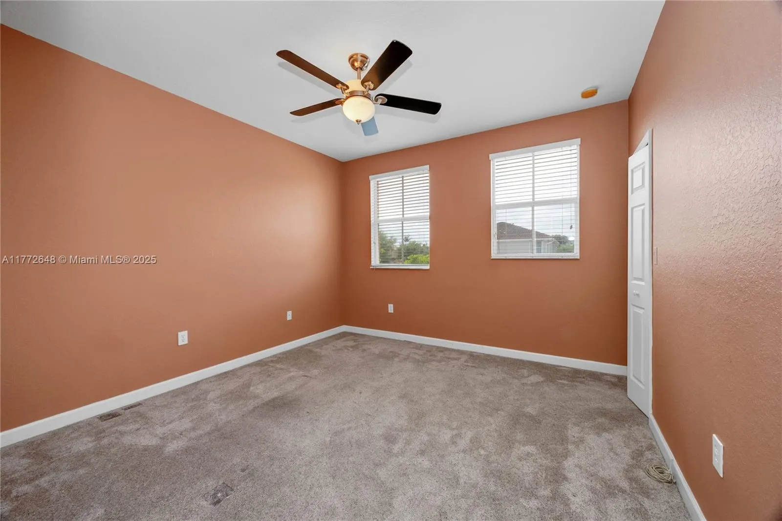 Miami, Florida 33186, United States, 4 Bedrooms Bedrooms, ,4 BathroomsBathrooms,Residential,Active,98709