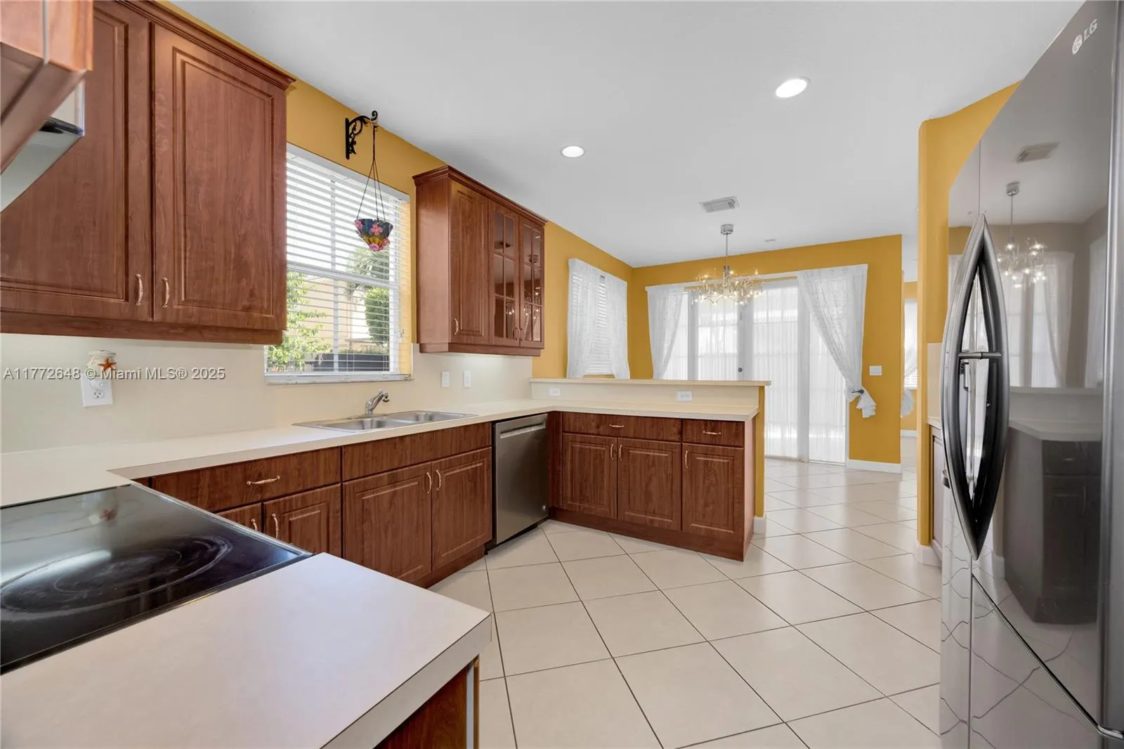 Miami, Florida 33186, United States, 4 Bedrooms Bedrooms, ,4 BathroomsBathrooms,Residential,Active,98709