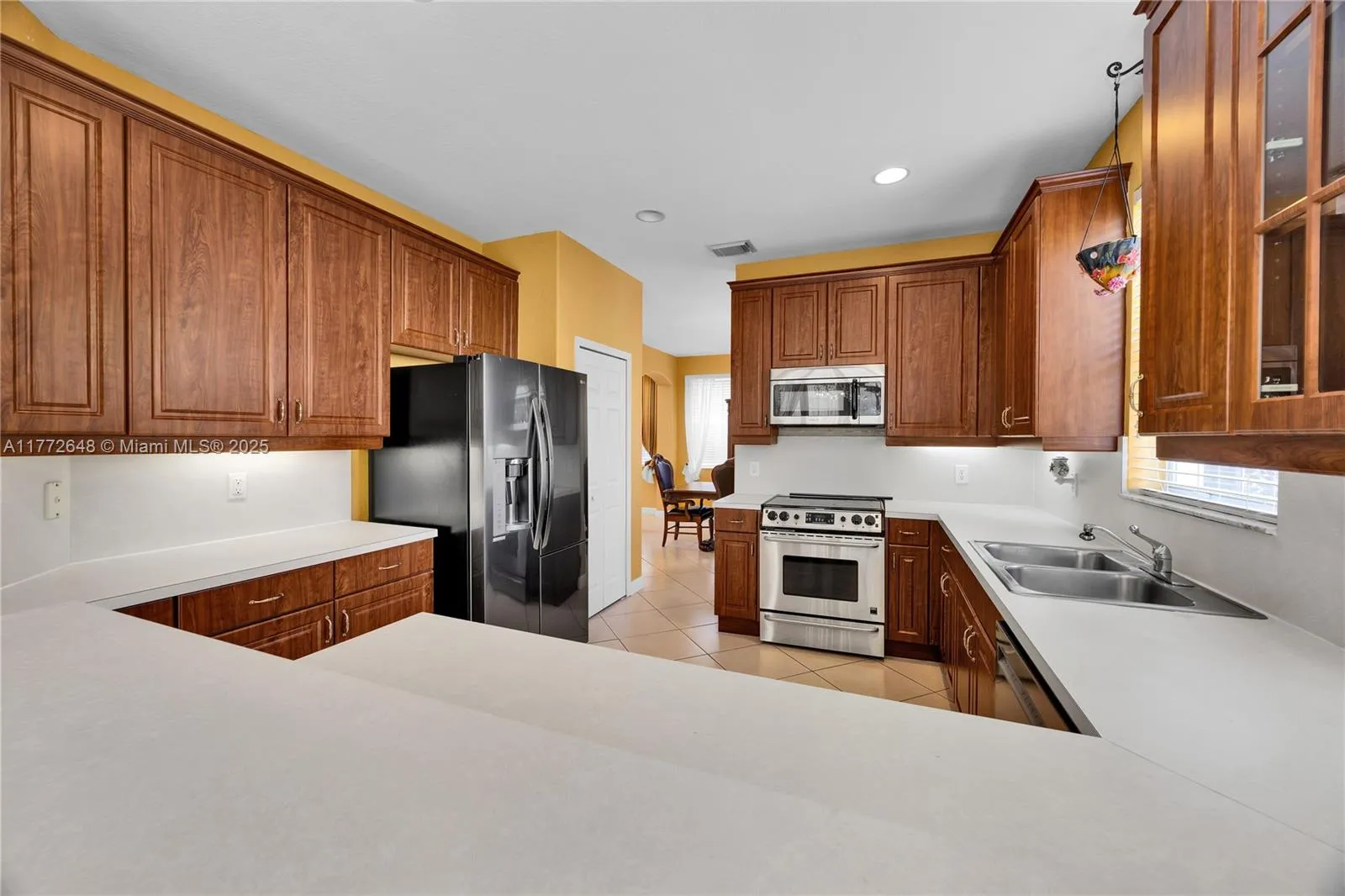 Miami, Florida 33186, United States, 4 Bedrooms Bedrooms, ,4 BathroomsBathrooms,Residential,Active,98709