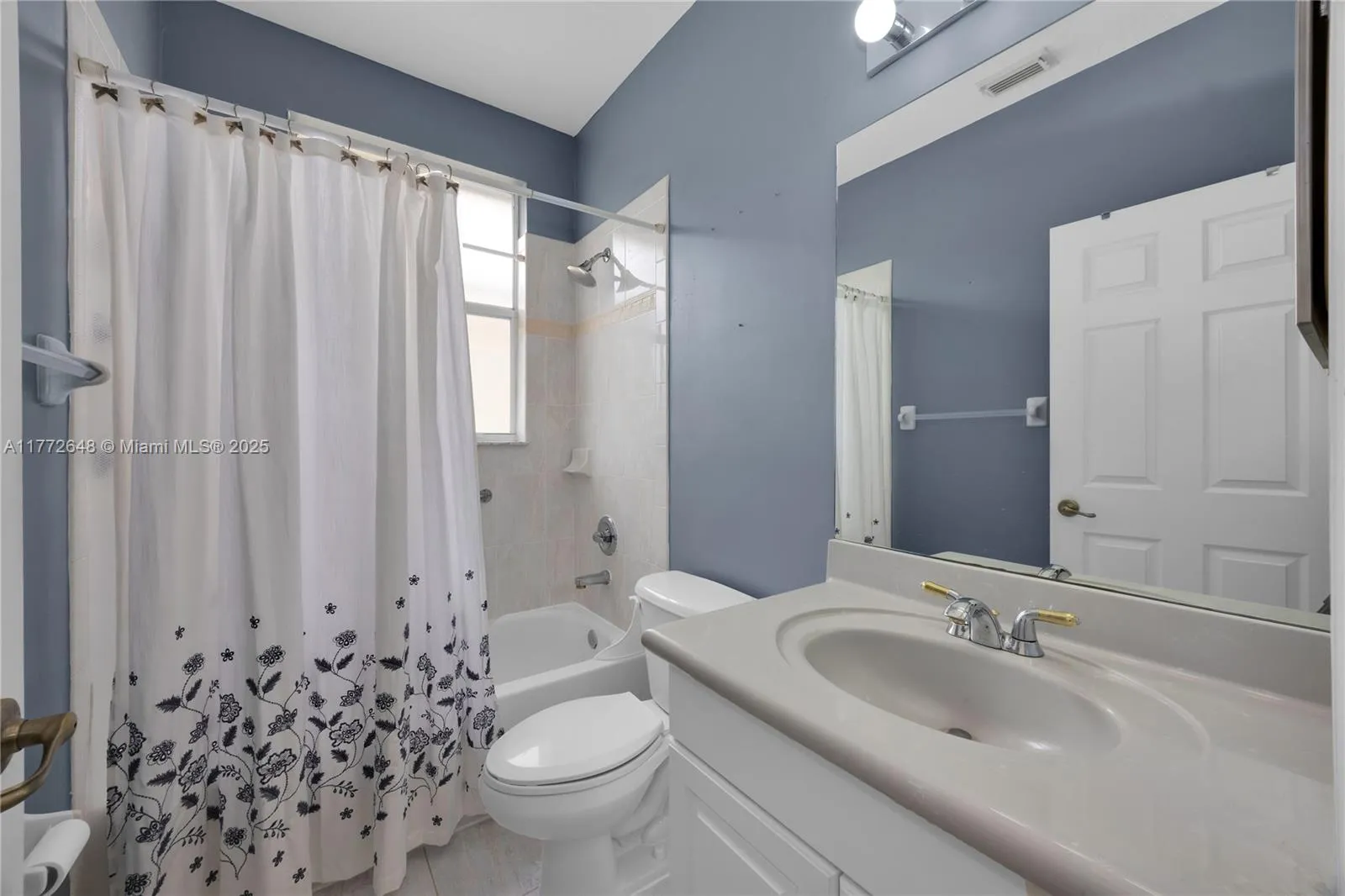 Miami, Florida 33186, United States, 4 Bedrooms Bedrooms, ,4 BathroomsBathrooms,Residential,Active,98709