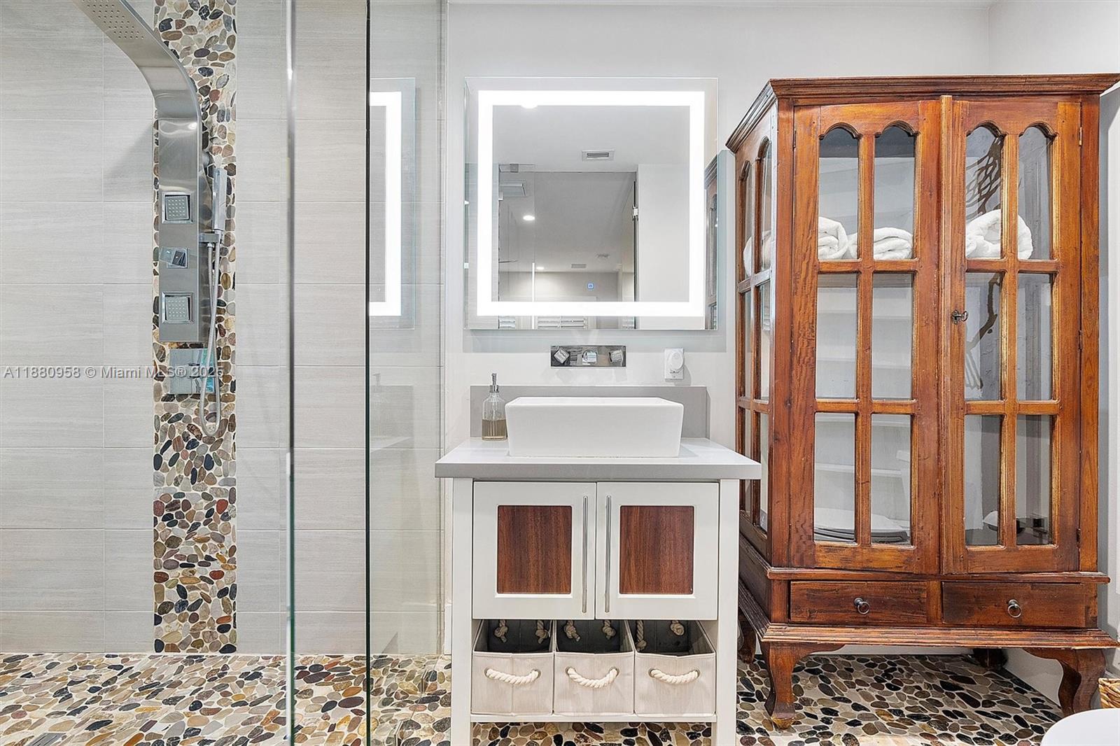 CORAL GABLES RIVIERA SEC - Residential Lease