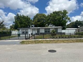 "Stunningly renovated 3/2 single-family home in Lauderhill! ?? Modern electric fence adds security and style. Bonus detached structure can be income producing. Don't miss out - schedule your showing today?