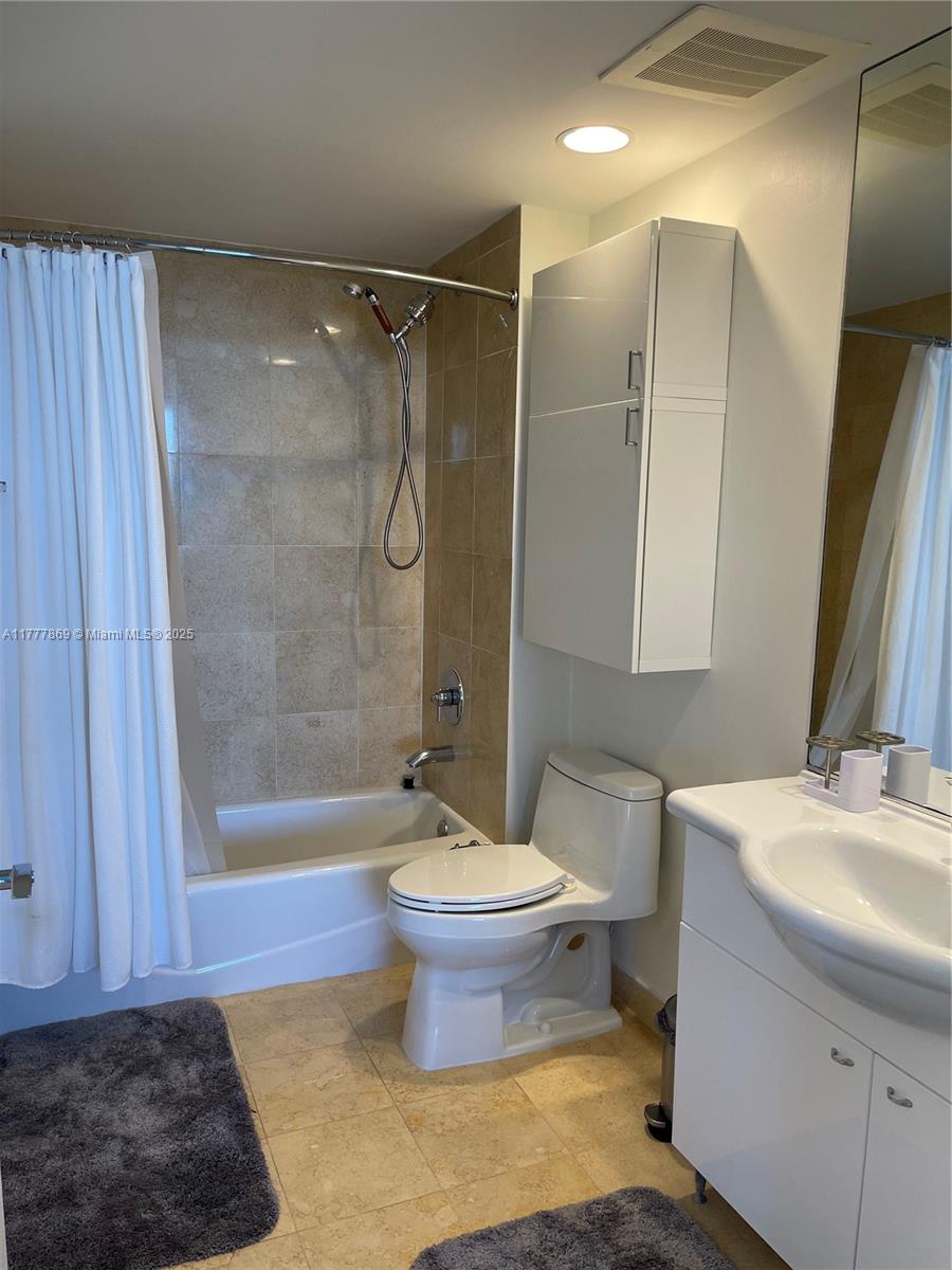 BEACH CLUB THREE CONDO - Residential Lease