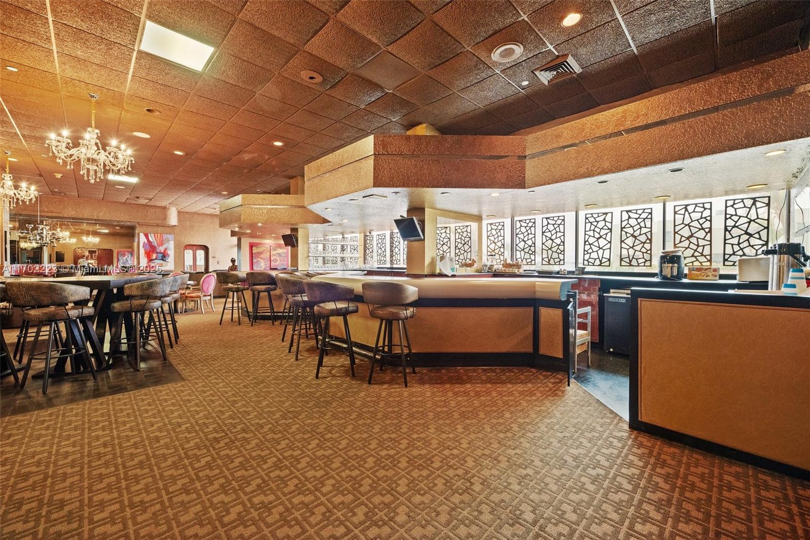 CRICKET CLUB CONDO - Residential