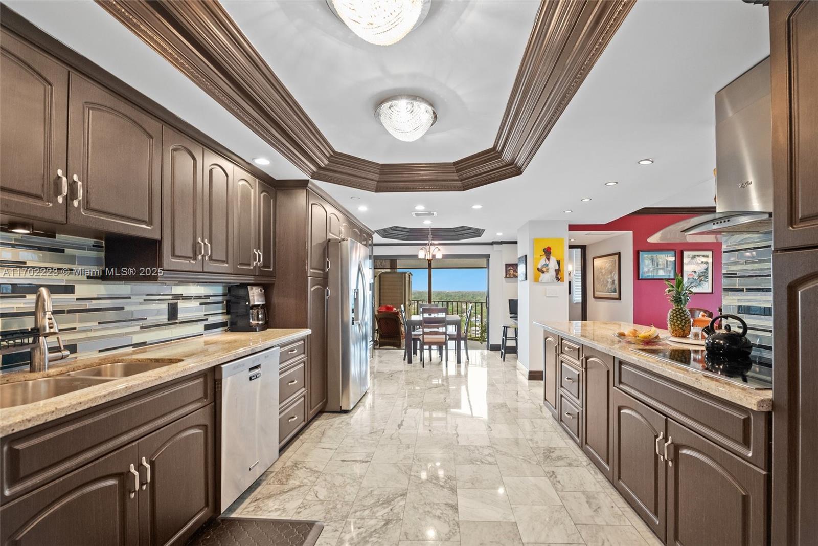 CRICKET CLUB CONDO - Residential