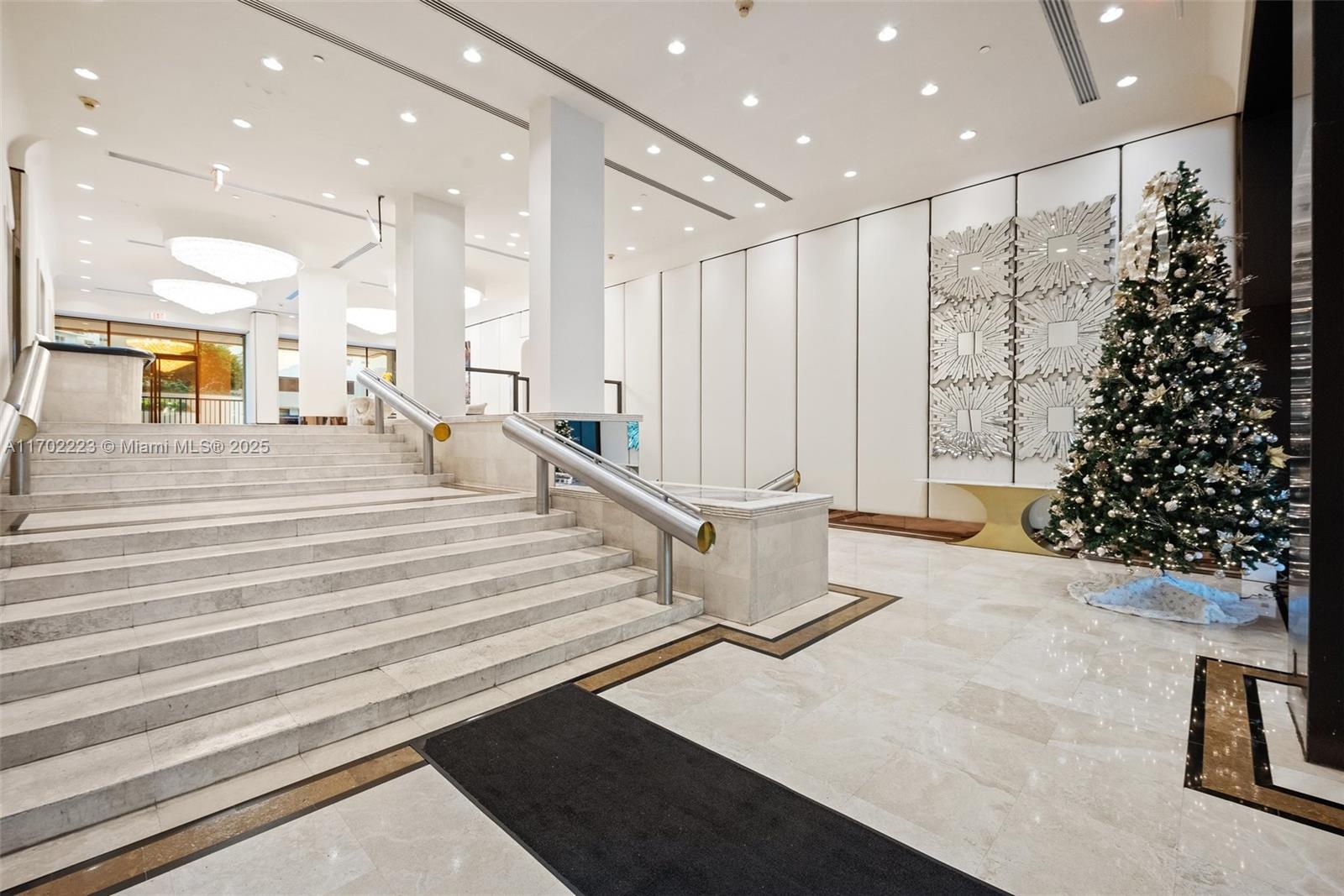 CRICKET CLUB CONDO - Residential