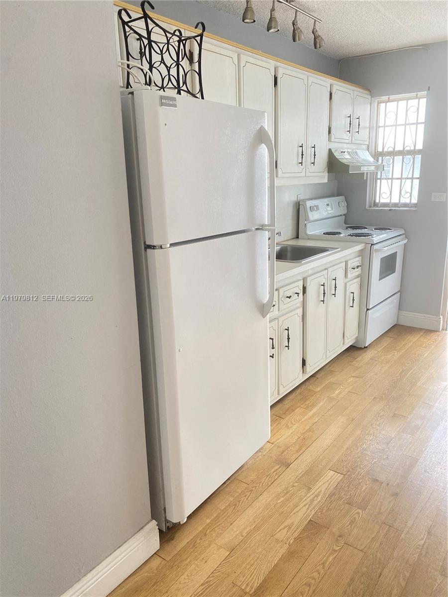 MERIDIAN PLAZA CONDO - Residential