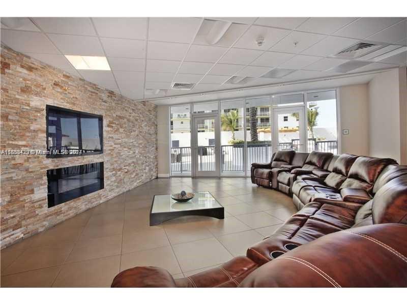 OPERA TOWER CONDO - Residential