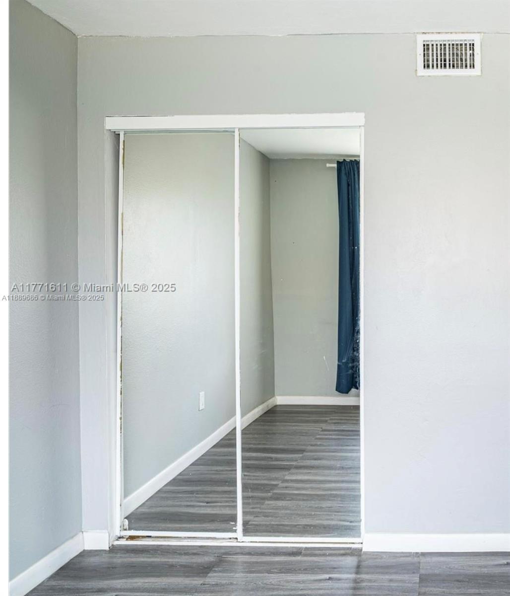 LAGO GRANDE THREE-A CONDO - Residential