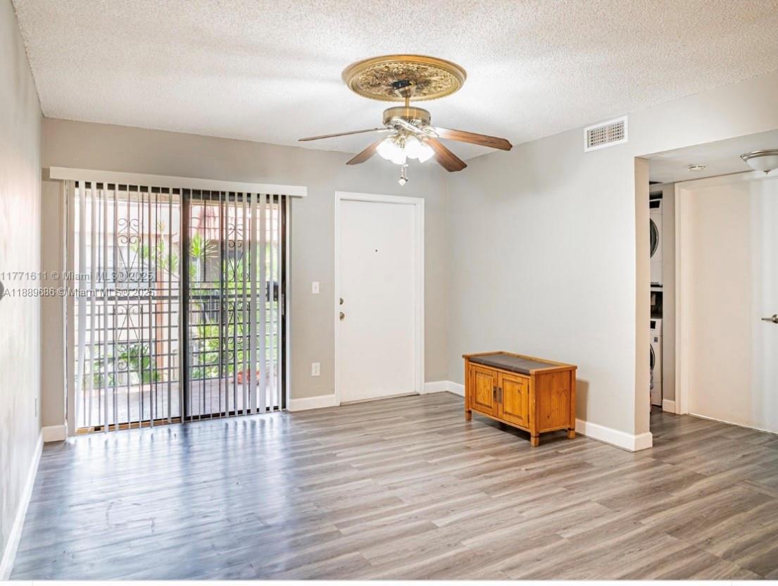 LAGO GRANDE THREE-A CONDO - Residential