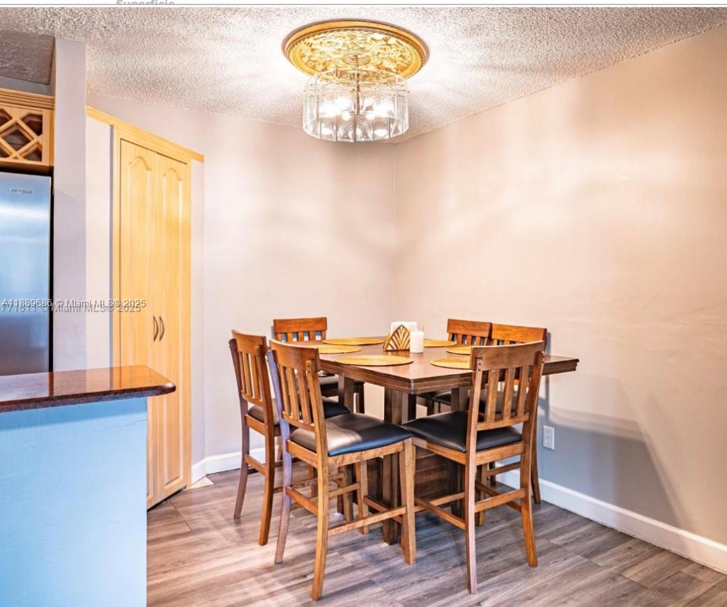 LAGO GRANDE THREE-A CONDO - Residential