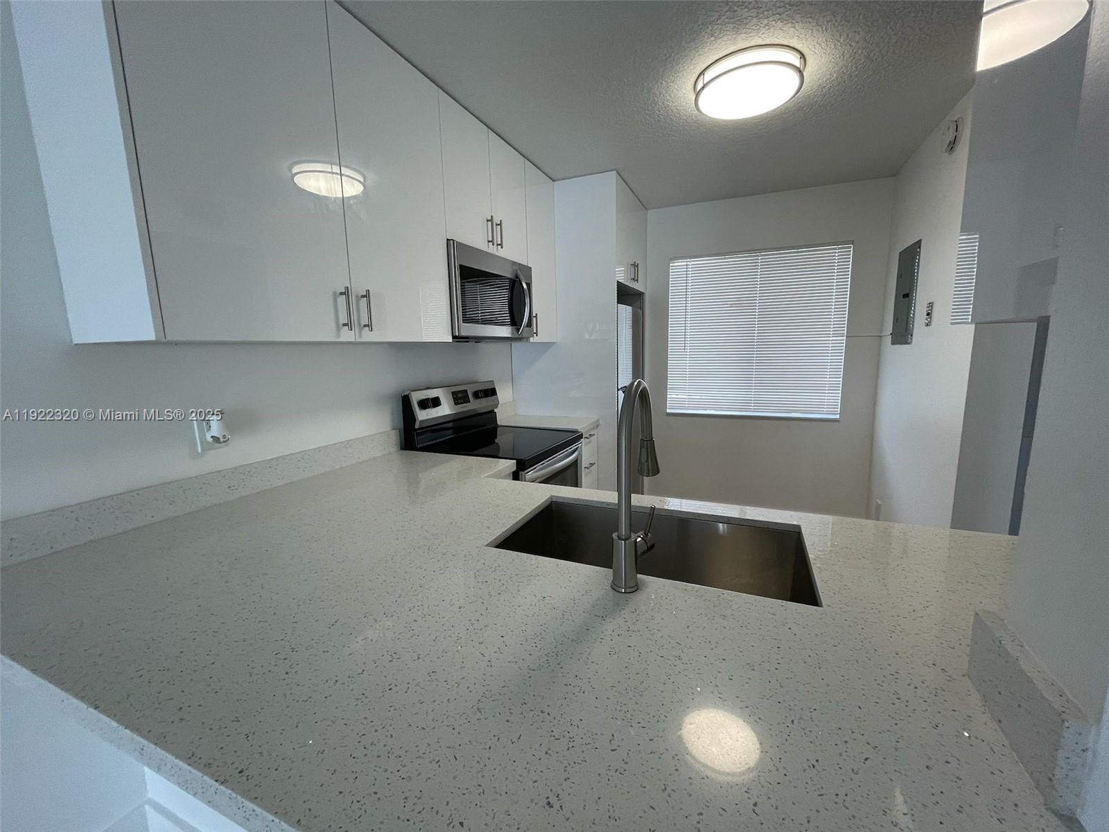 LAKESHORE AT UNIVERSITY P - Residential Lease