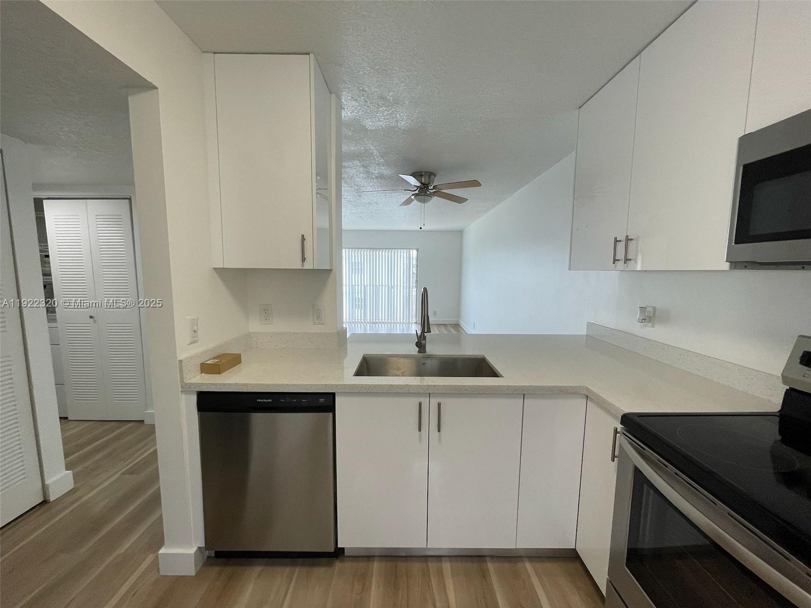 LAKESHORE AT UNIVERSITY P - Residential Lease