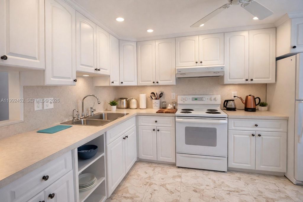 Photo of 1425 Atlantic Shores Blvd #501, Hallandale Beach, FL 33009 (MLS # A11992452)