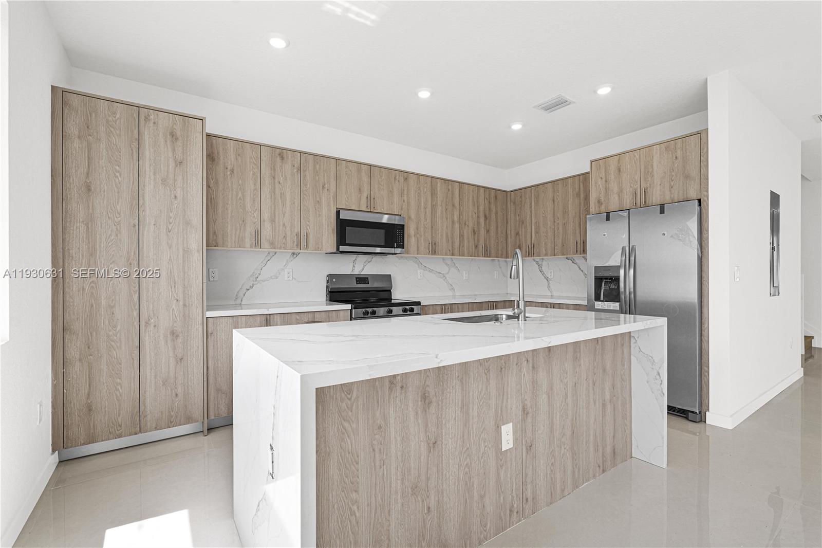 CHLOE ESTATES - Residential