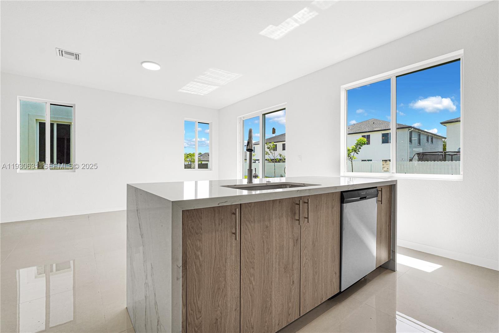 CHLOE ESTATES - Residential