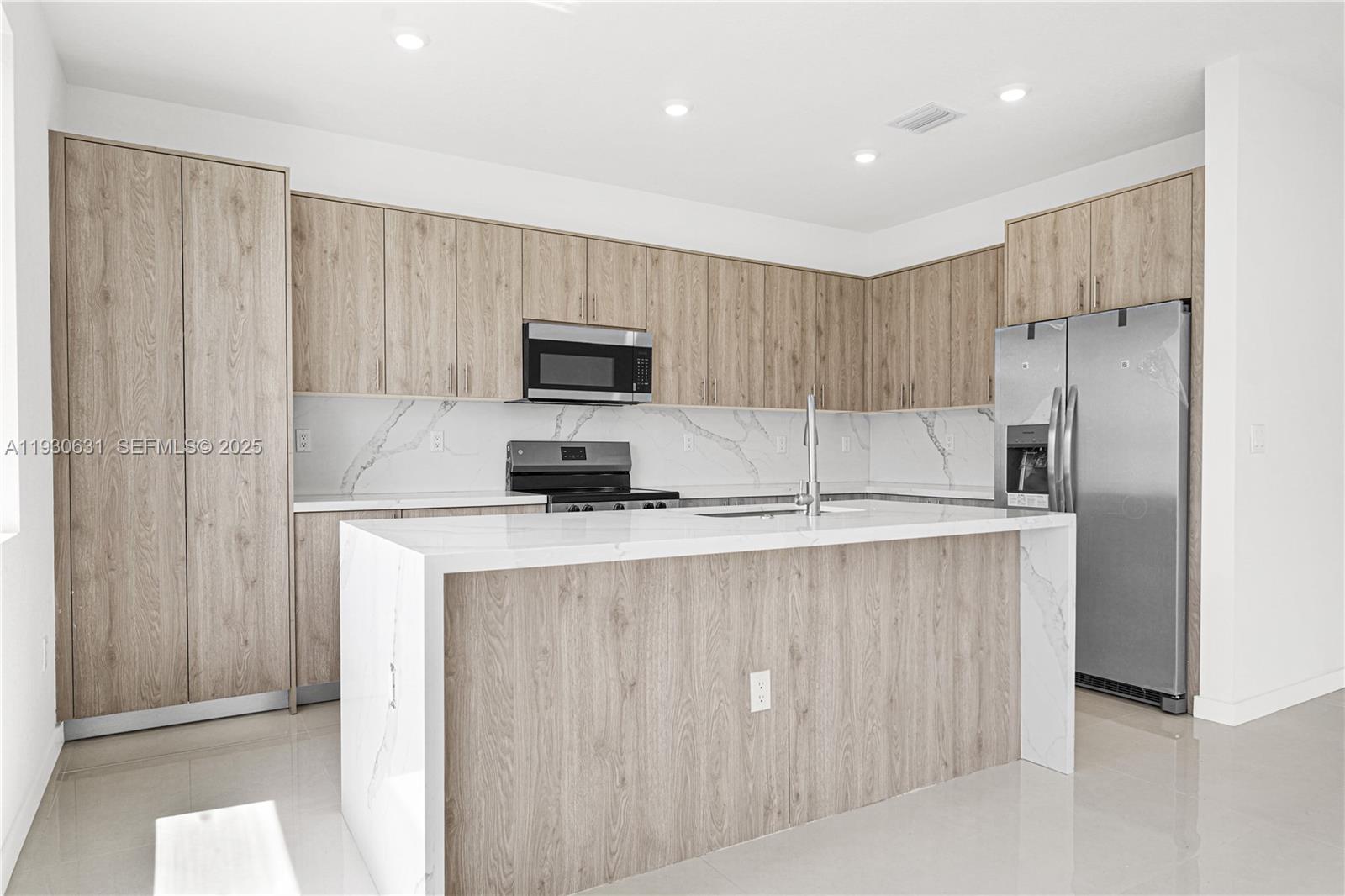 CHLOE ESTATES - Residential