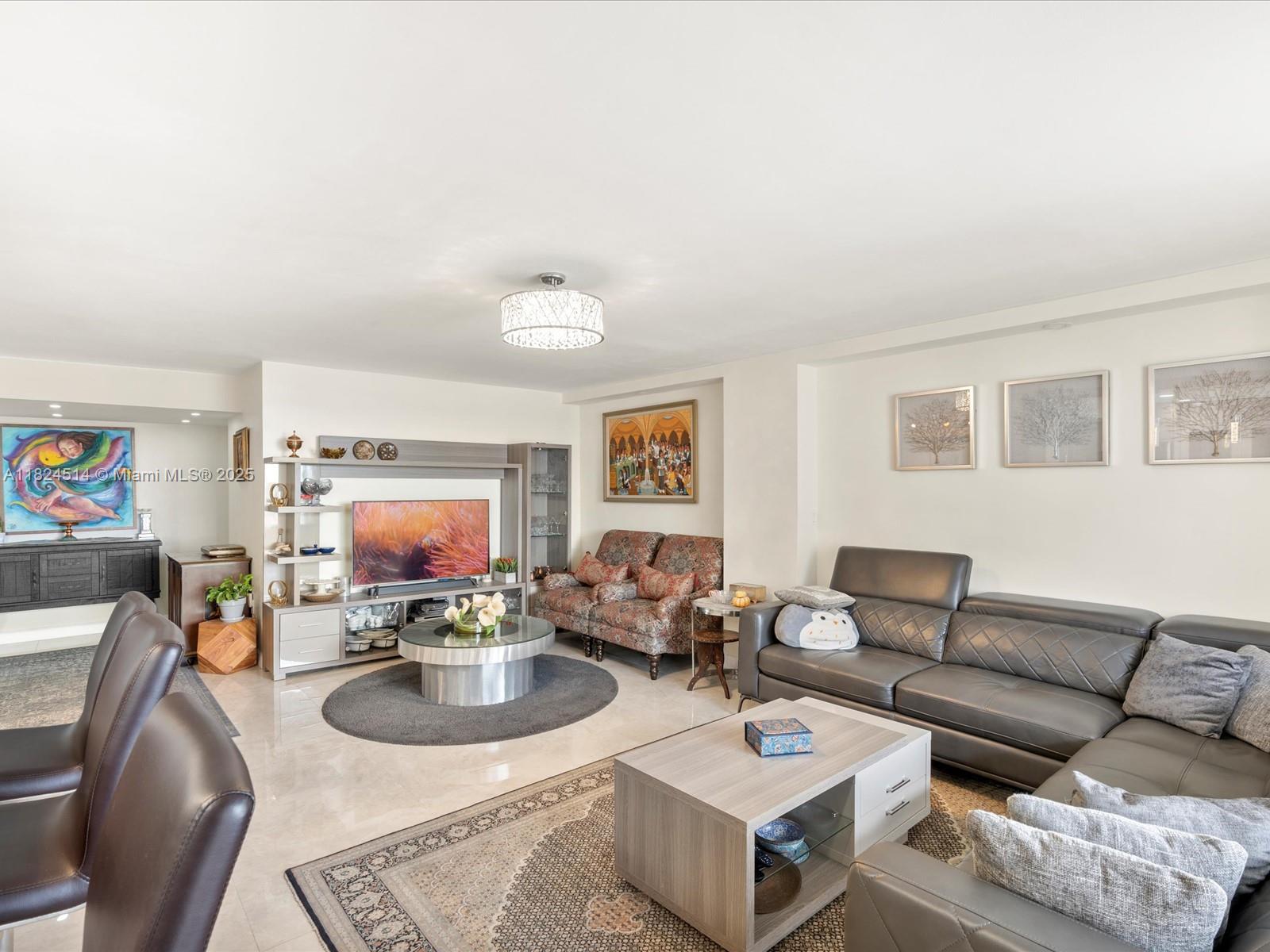 DEL PRADO CONDO - Residential