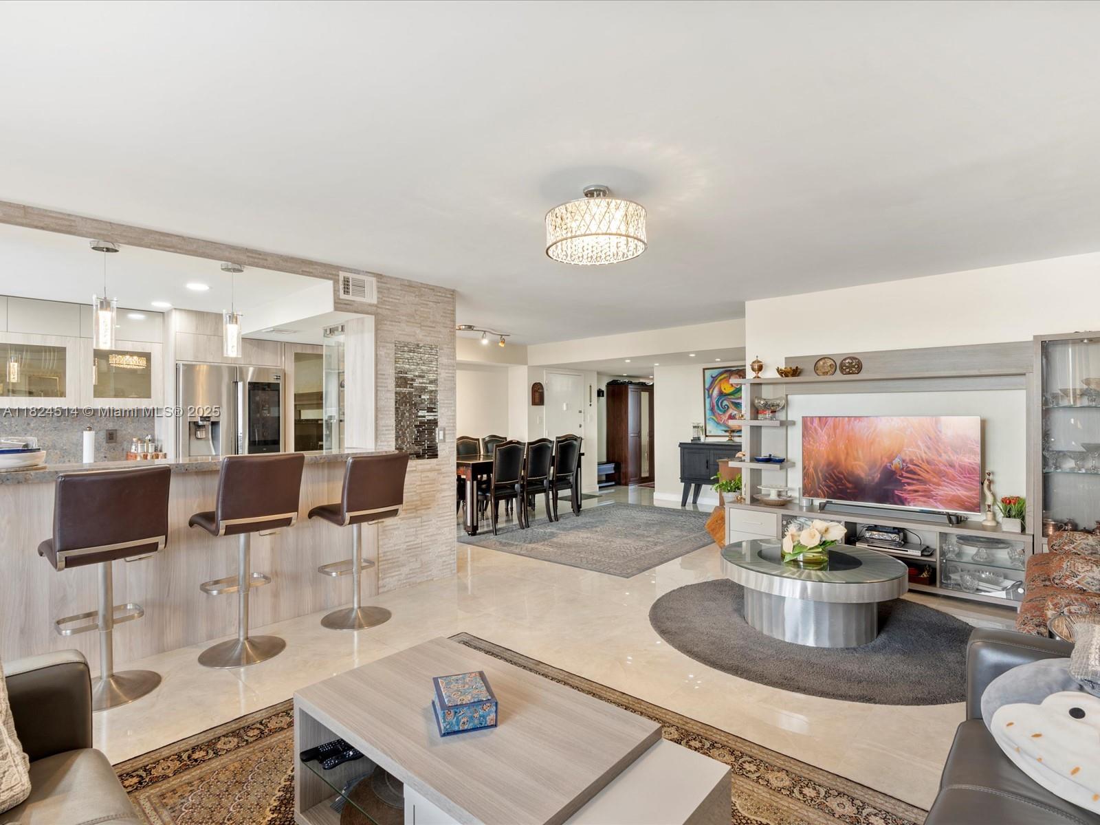 DEL PRADO CONDO - Residential