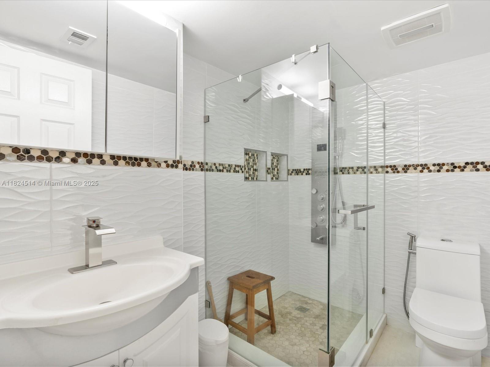 DEL PRADO CONDO - Residential