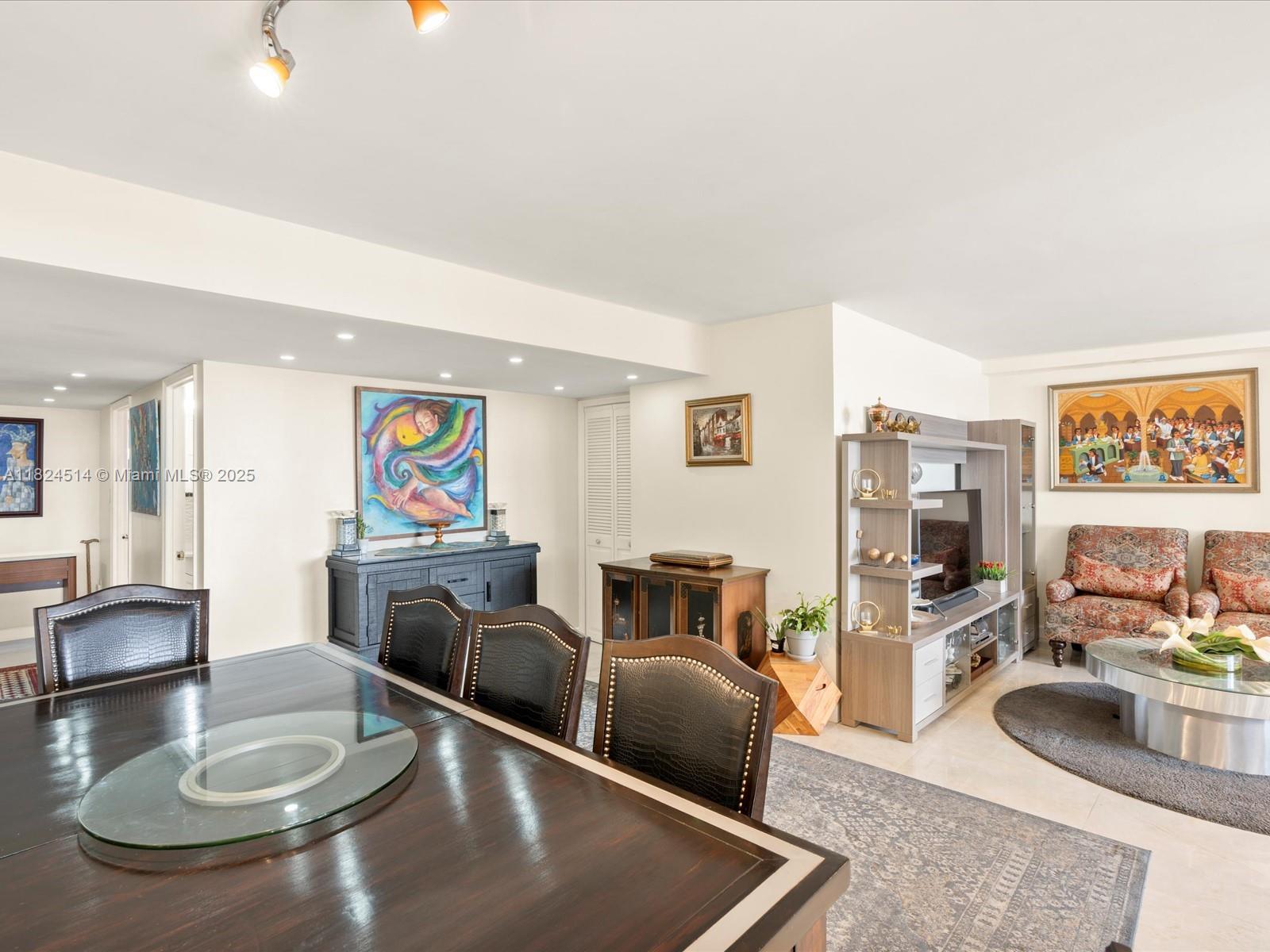 DEL PRADO CONDO - Residential