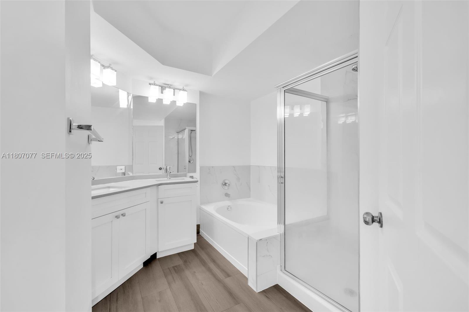 PORTO BELLAGIO CONDO - Residential