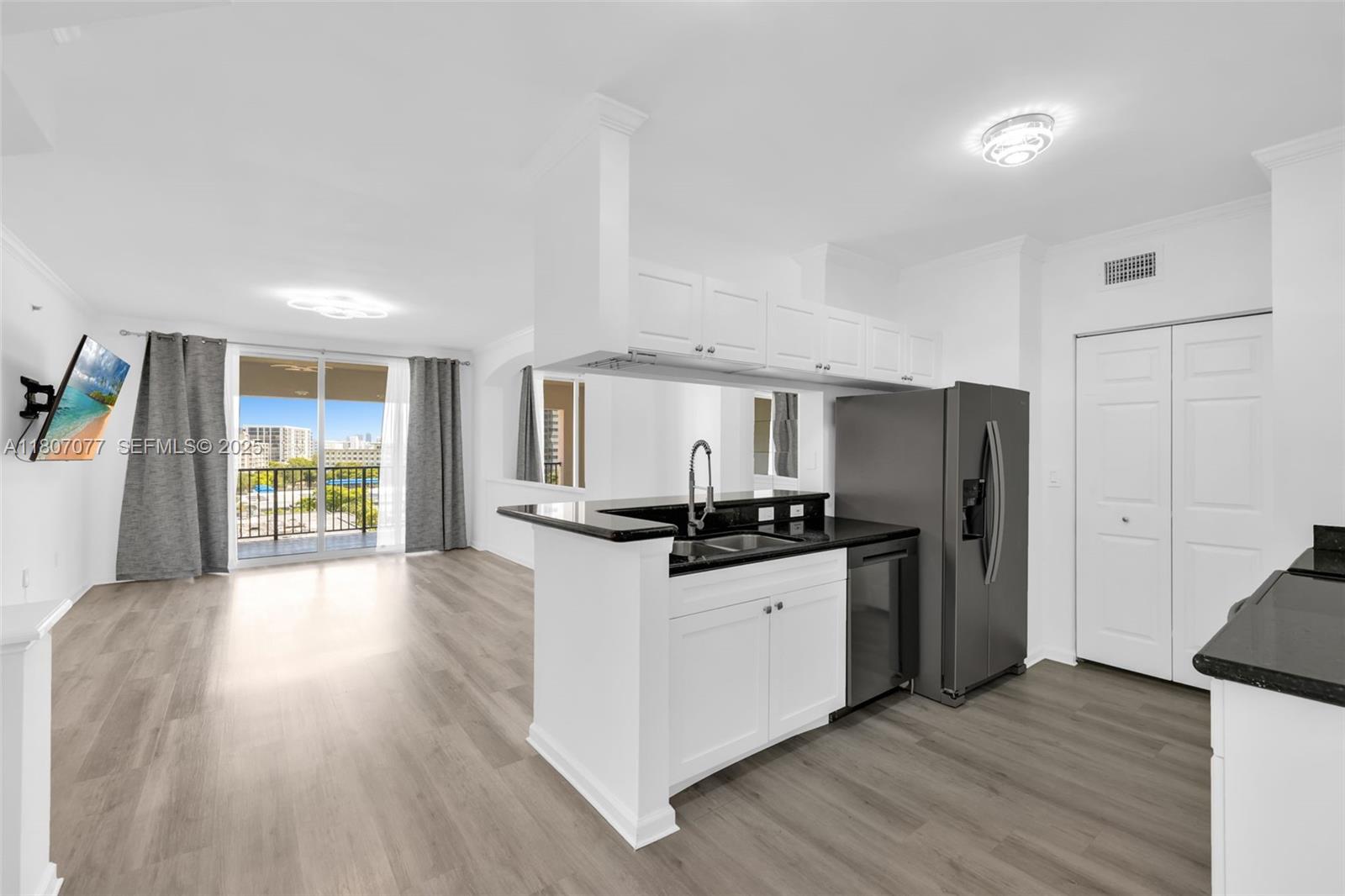 PORTO BELLAGIO CONDO - Residential