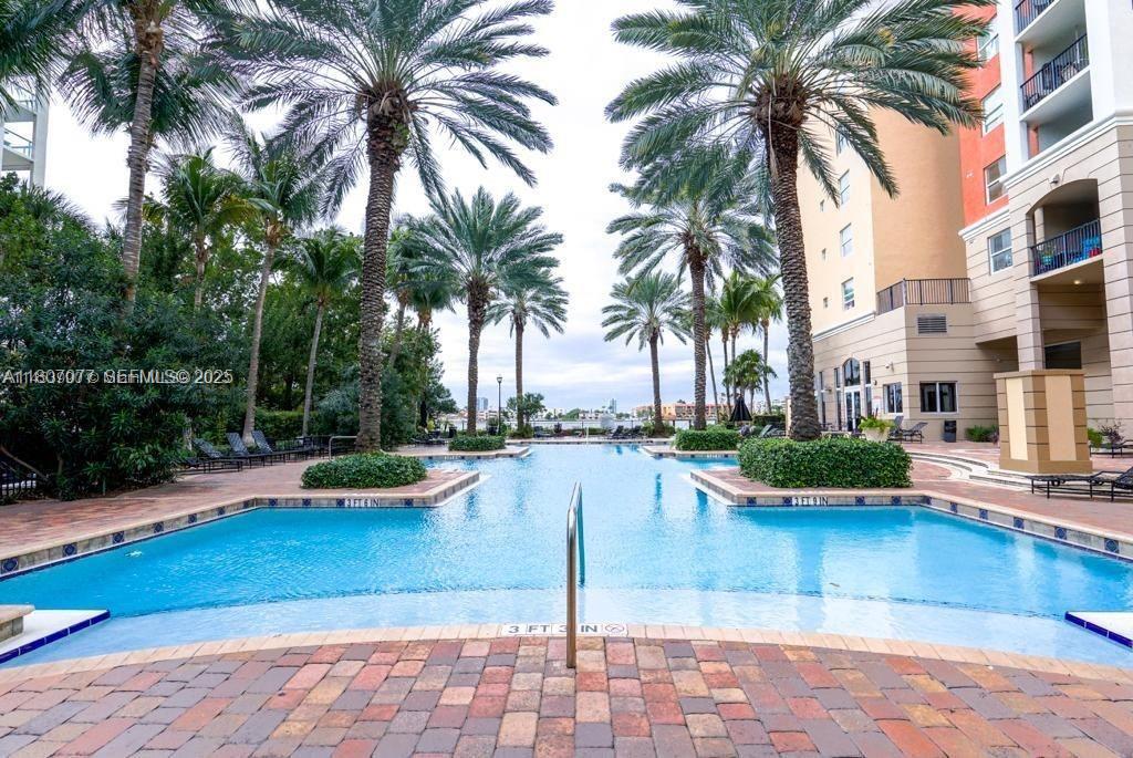 PORTO BELLAGIO CONDO - Residential