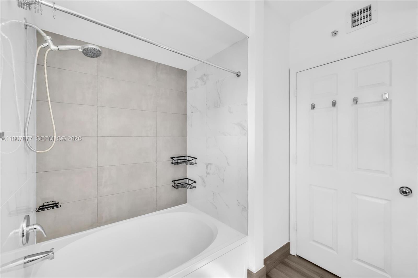 PORTO BELLAGIO CONDO - Residential