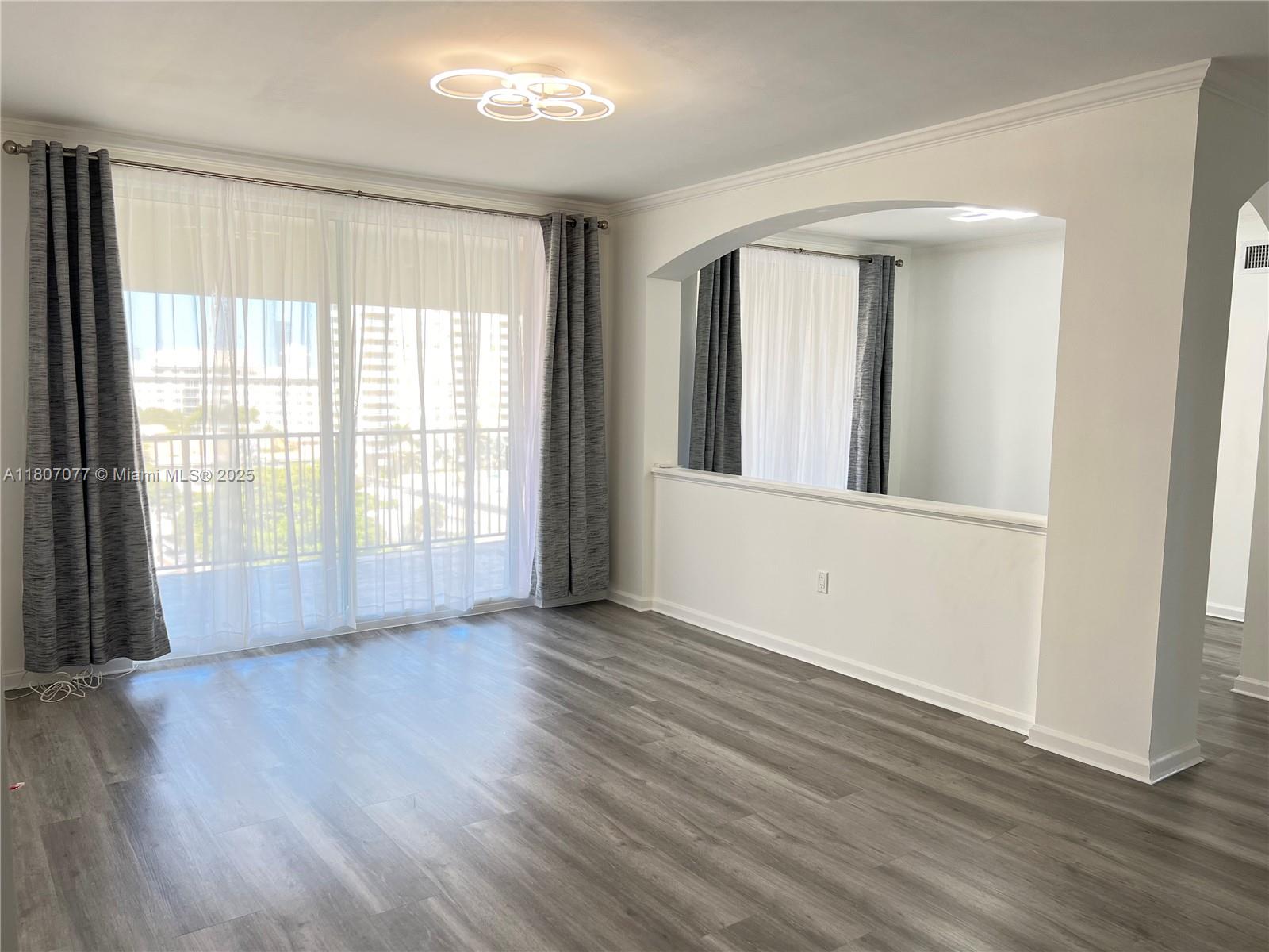 17150 N Bay Rd 2814, Sunny Isles Beach, Miami-Dade County, Florida - 3 Bedrooms  
2 Bathrooms - 
