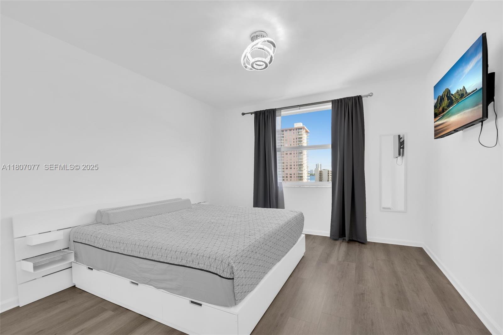 PORTO BELLAGIO CONDO - Residential