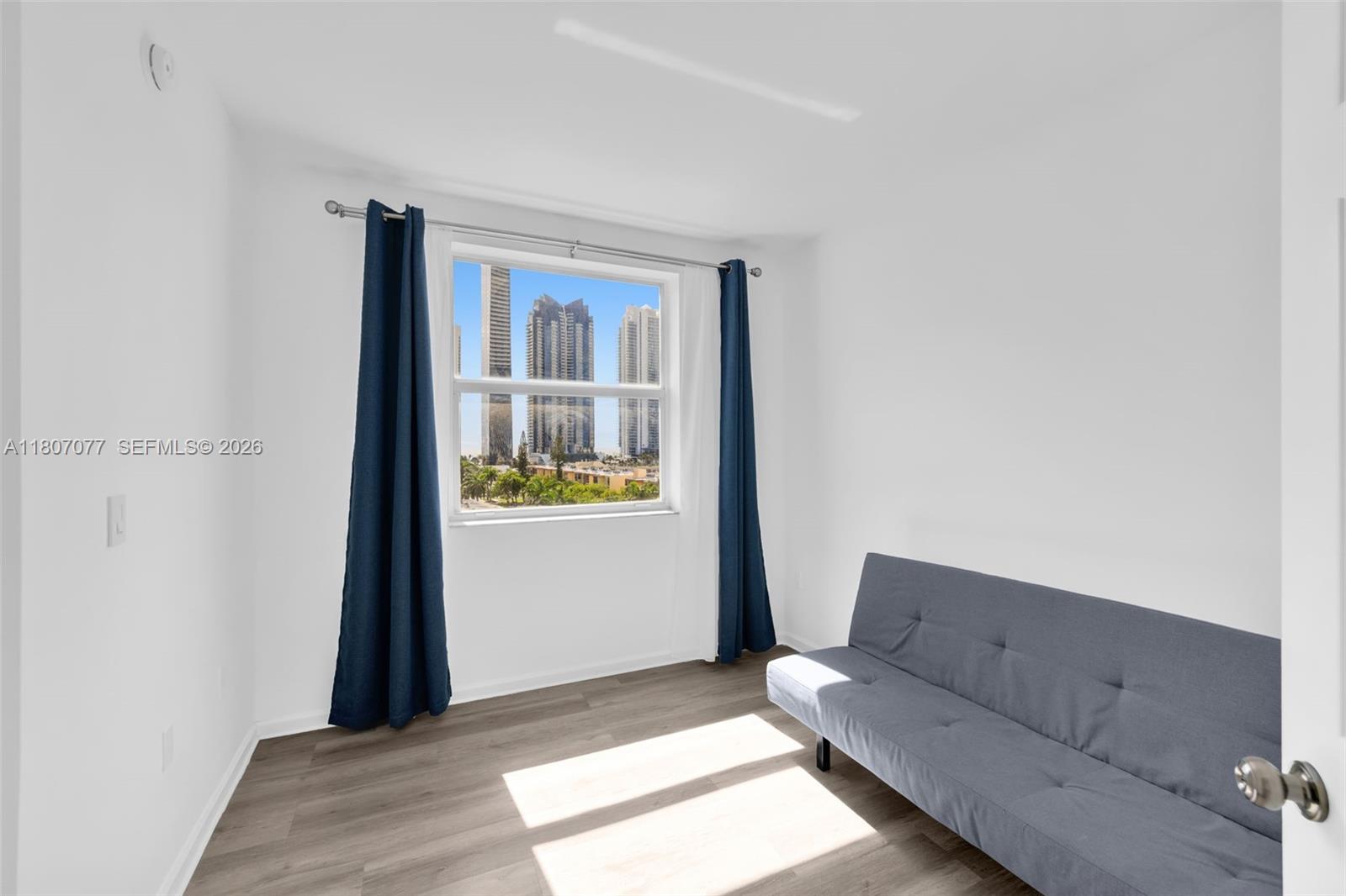 PORTO BELLAGIO CONDO - Residential