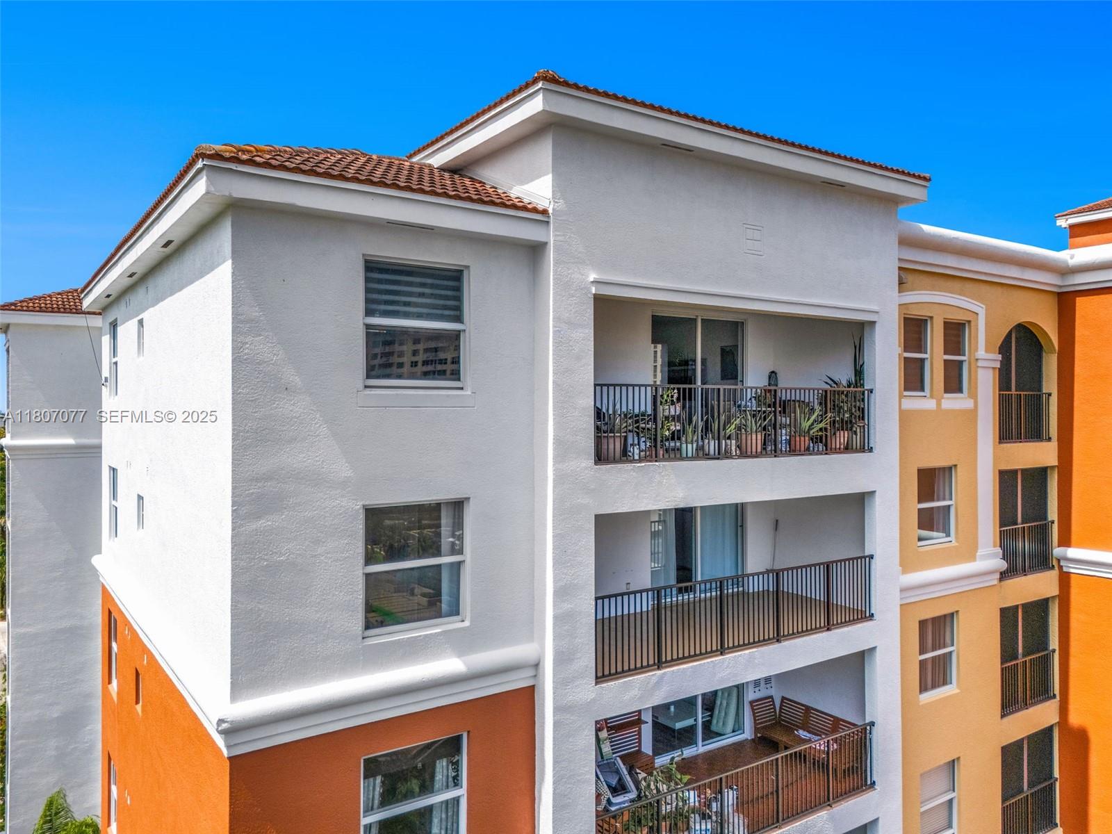 PORTO BELLAGIO CONDO - Residential