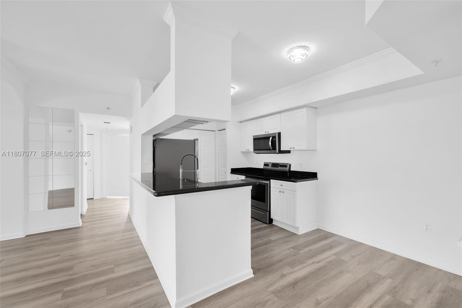 PORTO BELLAGIO CONDO - Residential