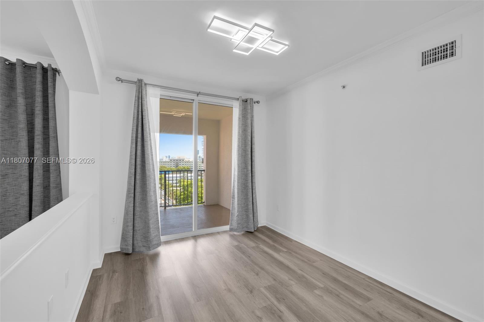 PORTO BELLAGIO CONDO - Residential