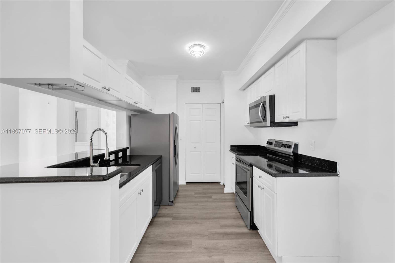 PORTO BELLAGIO CONDO - Residential