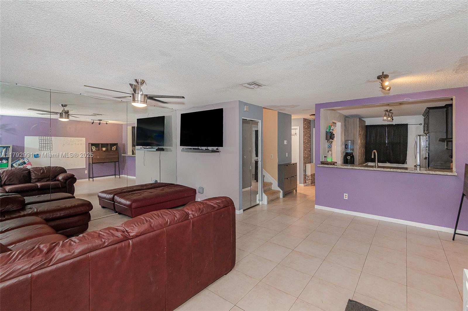 PEMBROKE LAKES SECTION EI - Residential