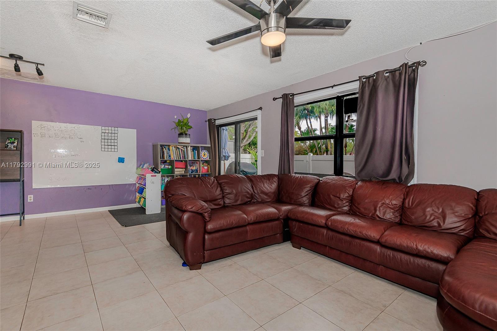 PEMBROKE LAKES SECTION EI - Residential