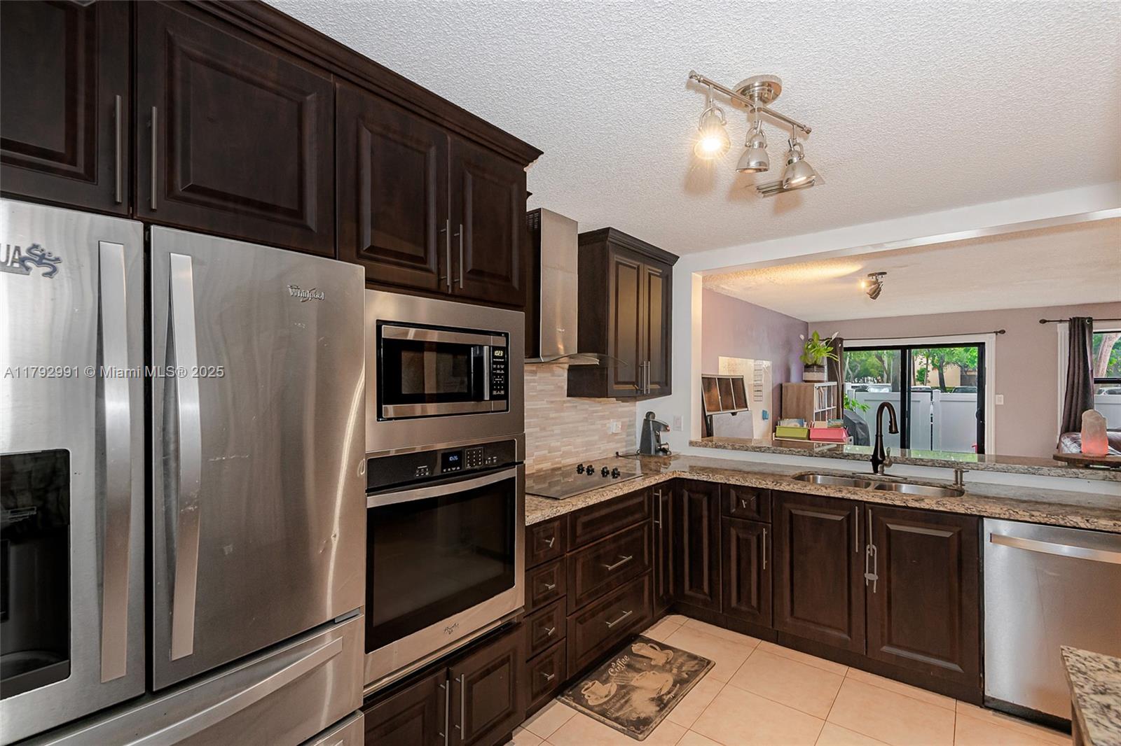 PEMBROKE LAKES SECTION EI - Residential